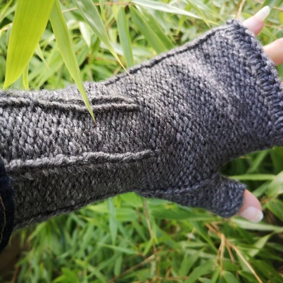 Snowflake Obsidian Inside Out Fingerless Gloves Mitten Handmade in Canada - Picture 5 of 7